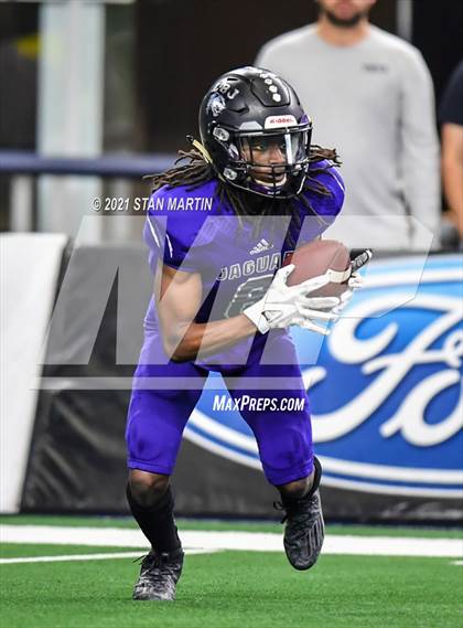 Thumbnail 3 in Stephenville vs. LBJ Austin (UIL 4A D1 Final) photogallery.