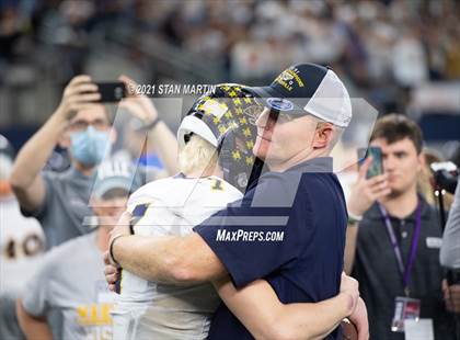 Thumbnail 2 in Stephenville vs. LBJ Austin (UIL 4A D1 Final) photogallery.
