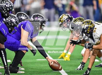 Thumbnail 2 in Stephenville vs. LBJ Austin (UIL 4A D1 Final) photogallery.