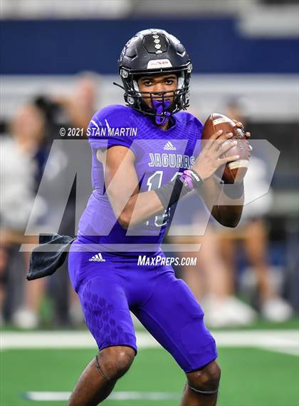 Thumbnail 3 in Stephenville vs. LBJ Austin (UIL 4A D1 Final) photogallery.