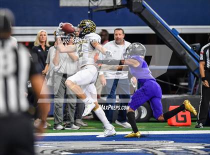 Thumbnail 3 in Stephenville vs. LBJ Austin (UIL 4A D1 Final) photogallery.