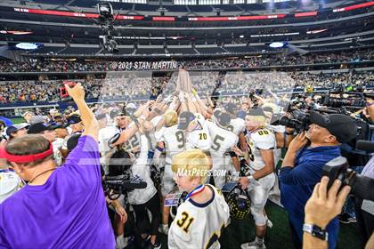 Thumbnail 3 in Stephenville vs. LBJ Austin (UIL 4A D1 Final) photogallery.