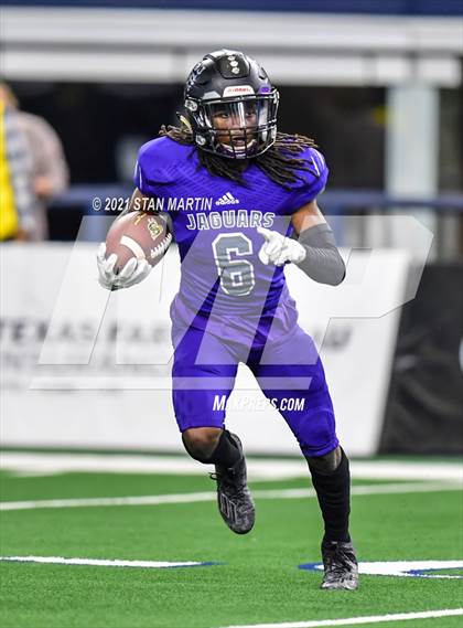 Thumbnail 2 in Stephenville vs. LBJ Austin (UIL 4A D1 Final) photogallery.