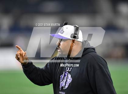 Thumbnail 1 in Stephenville vs. LBJ Austin (UIL 4A D1 Final) photogallery.