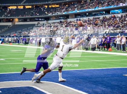 Thumbnail 2 in Stephenville vs. LBJ Austin (UIL 4A D1 Final) photogallery.