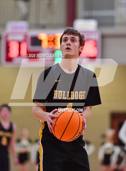 Thumbnail 2 in England vs. Quitman (AAA 2A Regional Playoff) photogallery.
