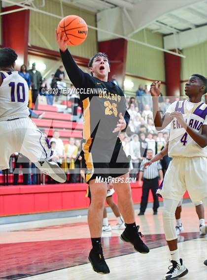 Thumbnail 1 in England vs. Quitman (AAA 2A Regional Playoff) photogallery.