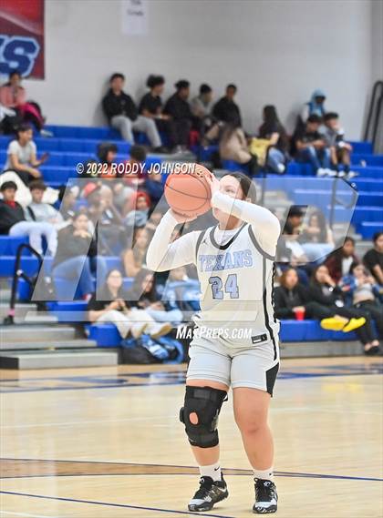 Thumbnail 1 in Sam Rayburn vs Crosby (McDonald's Texas Invitational) photogallery.