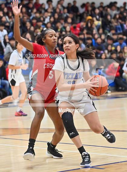 Thumbnail 2 in Sam Rayburn vs Crosby (McDonald's Texas Invitational) photogallery.
