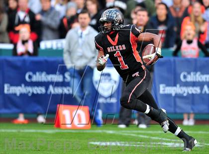 Thumbnail 3 in Huntington Beach vs. Newport Harbor (CIF SS Southwest Final) photogallery.