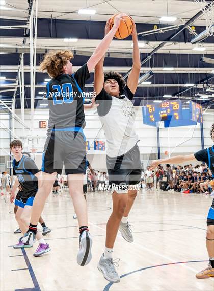 Thumbnail 1 in Salesian College Preparatory vs Windward (Cali Live Boys 2024) photogallery.