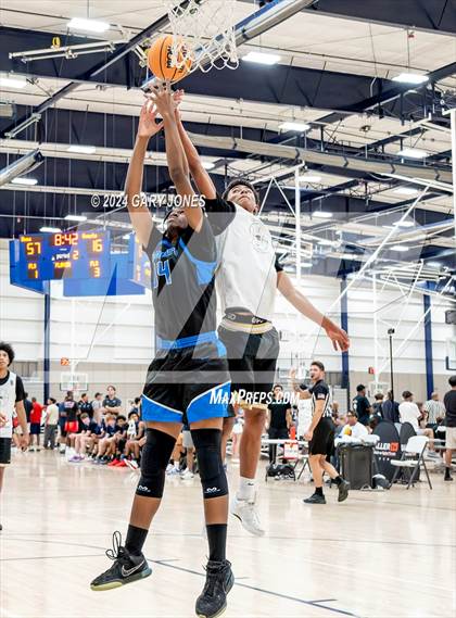 Thumbnail 2 in Salesian College Preparatory vs Windward (Cali Live Boys 2024) photogallery.
