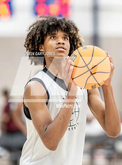 Thumbnail 1 in Salesian College Preparatory vs Windward (Cali Live Boys 2024) photogallery.