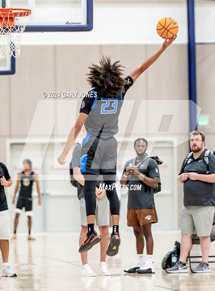 Thumbnail 2 in Salesian College Preparatory vs Windward (Cali Live Boys 2024) photogallery.