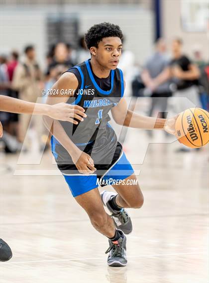 Thumbnail 2 in Salesian College Preparatory vs Windward (Cali Live Boys 2024) photogallery.