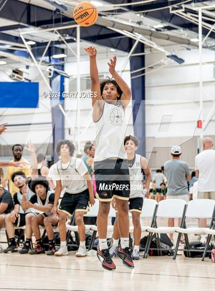 Thumbnail 3 in Salesian College Preparatory vs Windward (Cali Live Boys 2024) photogallery.