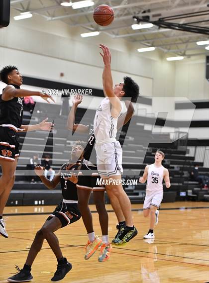 Thumbnail 2 in Hutto @ Vandegrift photogallery.