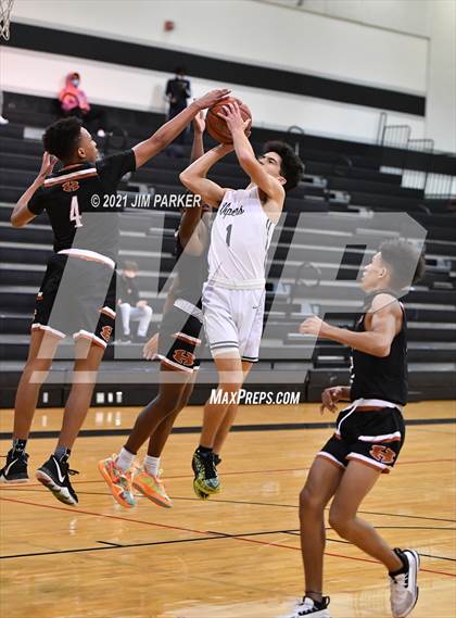 Thumbnail 2 in Hutto @ Vandegrift photogallery.