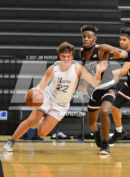 Thumbnail 2 in Hutto @ Vandegrift photogallery.