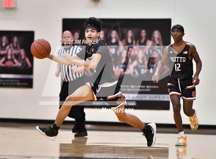 Thumbnail 3 in Hutto @ Vandegrift photogallery.