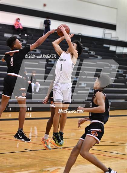 Thumbnail 3 in Hutto @ Vandegrift photogallery.