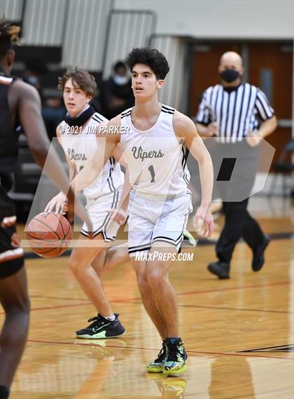 Thumbnail 3 in Hutto @ Vandegrift photogallery.