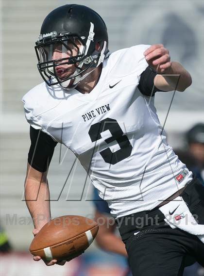 Thumbnail 3 in Juan Diego Catholic vs Pine View (UHSAA 3AA Semifinal) photogallery.