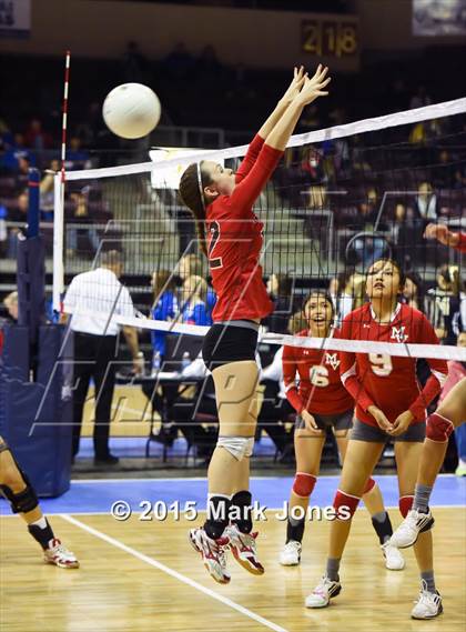 Thumbnail 2 in Monument Valley vs. Florence (AIA D3 Playoff) photogallery.