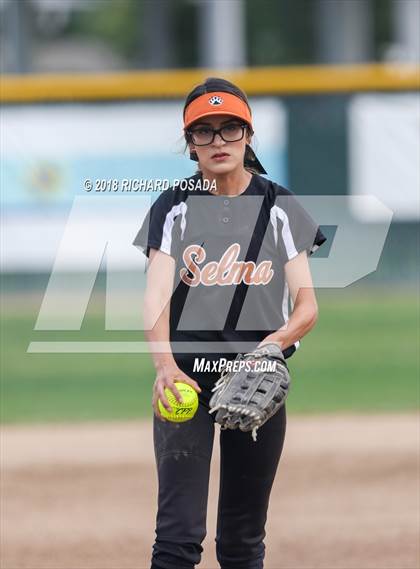 Thumbnail 3 in Dinuba @ Selma photogallery.