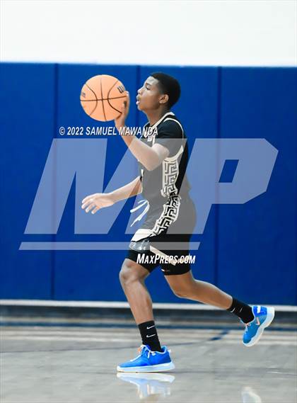 Thumbnail 3 in Shalhevet vs Knight (7th Annual West Valley Tip-off Classic) photogallery.