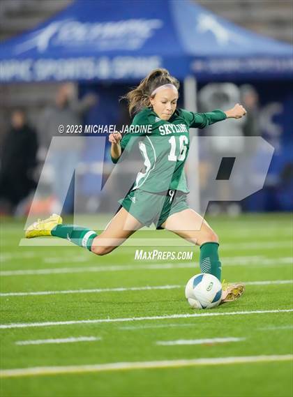 Thumbnail 3 in Skyline vs Issaquah (WIAA 4A Semifinal) photogallery.