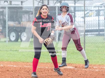 Thumbnail 2 in Palmview vs Los Fresnos (La Joya Tournament) photogallery.