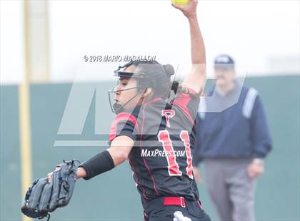 Thumbnail 3 in Palmview vs Los Fresnos (La Joya Tournament) photogallery.