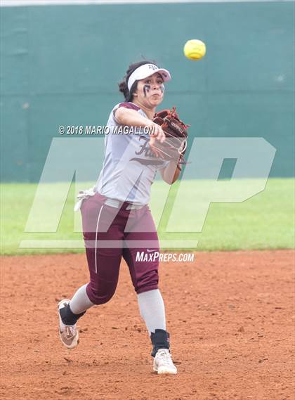 Thumbnail 3 in Palmview vs Los Fresnos (La Joya Tournament) photogallery.