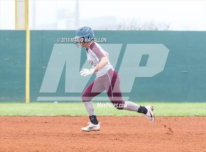 Thumbnail 1 in Palmview vs Los Fresnos (La Joya Tournament) photogallery.