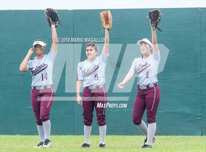 Thumbnail 3 in Palmview vs Los Fresnos (La Joya Tournament) photogallery.