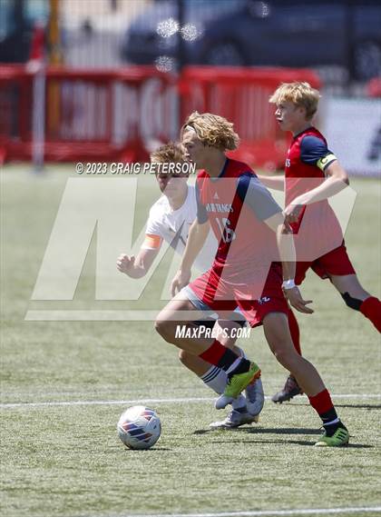 Thumbnail 2 in Crimson Cliffs vs. Mountain Crest (UHSAA 4A Semifinal) photogallery.