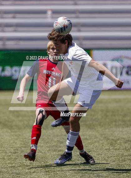 Thumbnail 2 in Crimson Cliffs vs. Mountain Crest (UHSAA 4A Semifinal) photogallery.