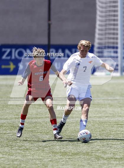 Thumbnail 3 in Crimson Cliffs vs. Mountain Crest (UHSAA 4A Semifinal) photogallery.