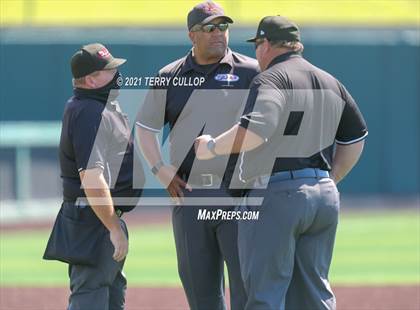 Thumbnail 2 in Riverton vs. Layton (UHSAA 6A Championships) photogallery.
