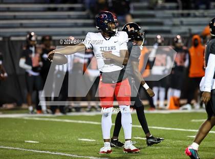 Thumbnail 3 in Lakeland vs. Tampa Bay Tech (FHSAA 5A Regional Semifinal)  photogallery.