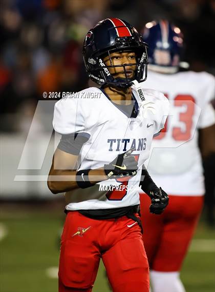 Thumbnail 3 in Lakeland vs. Tampa Bay Tech (FHSAA 5A Regional Semifinal)  photogallery.