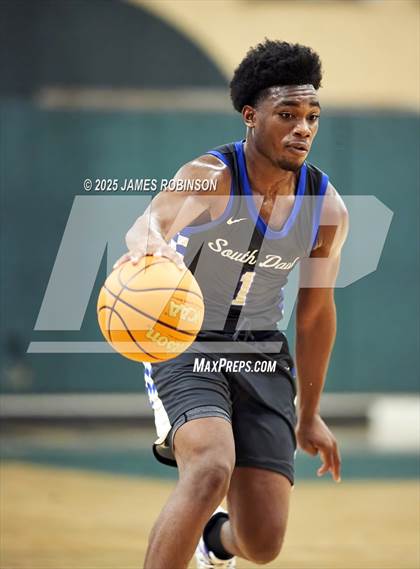 Thumbnail 2 in South Dade vs Davenport (Battle on the Island) photogallery.