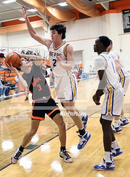 Thumbnail 3 in Tyler HEAT vs Brownsboro photogallery.