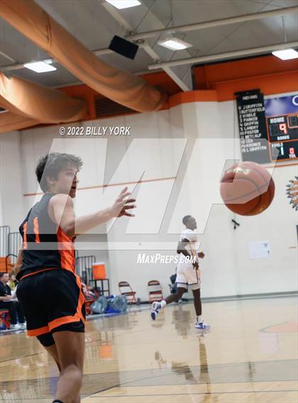 Thumbnail 2 in Tyler HEAT vs Brownsboro photogallery.