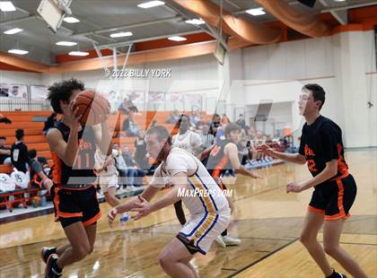 Thumbnail 1 in Tyler HEAT vs Brownsboro photogallery.