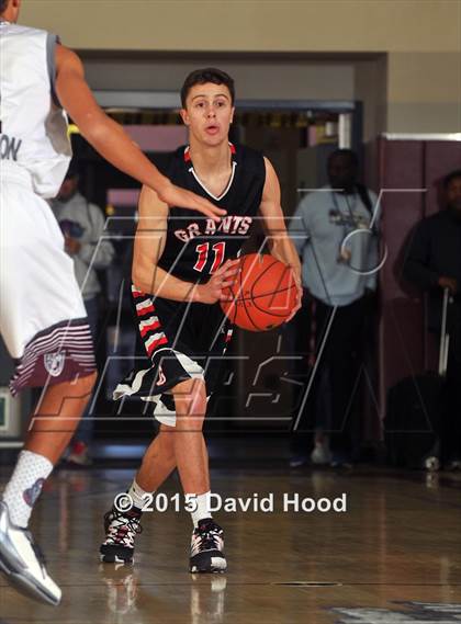 Thumbnail 2 in Grants vs. Rancho Mirage (MaxPreps Holiday Classic Design Pro Championship) photogallery.