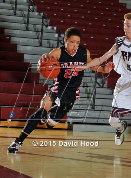 Thumbnail 2 in Grants vs. Rancho Mirage (MaxPreps Holiday Classic Design Pro Championship) photogallery.