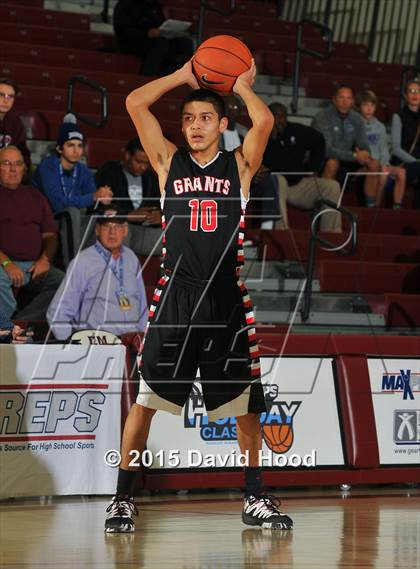 Thumbnail 3 in Grants vs. Rancho Mirage (MaxPreps Holiday Classic Design Pro Championship) photogallery.