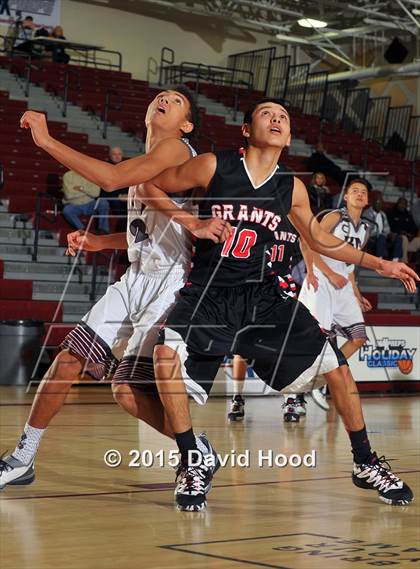 Thumbnail 3 in Grants vs. Rancho Mirage (MaxPreps Holiday Classic Design Pro Championship) photogallery.